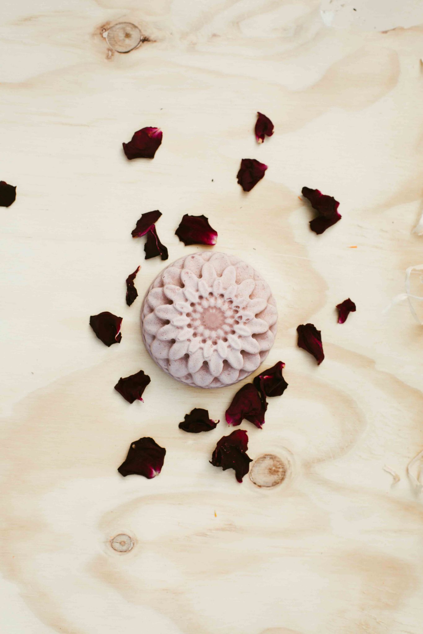 Cleanse and detoxify the skin