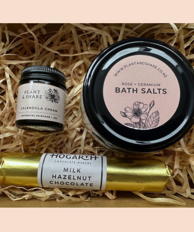 Rose Bath Gift Box – Medium